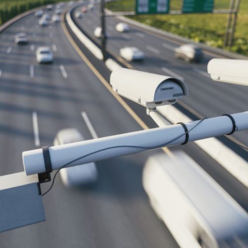 Πώς από τις κάμερες τεχνητής νοημοσύνης η Βρετανία υπνοβατεί στη μαζική παρακολούθηση