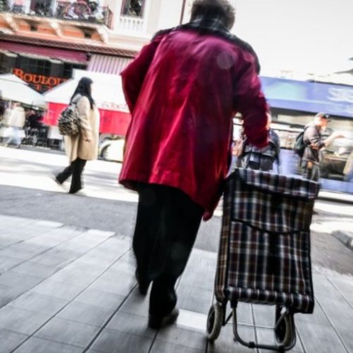 Ακρίβεια: «Φωτιά» οι τιμές για το χριστουγεννιάτικο τραπέζι και τον στολισμό