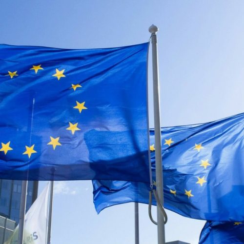 Ευρωπαϊκή Ένωση – Φιάσκο με τα ρωσικά κεφάλαια – Πανηγυρίζουν επειδή θα δώσουν 90 δις από τον προϋπολογισμό – Θα δανειστούμε, για να επιβιώσει η γερμανική βιομηχανία όπλων.