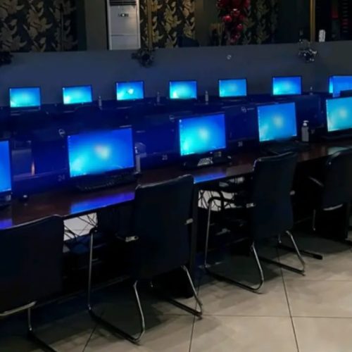 ΘΕΣΣΑΛΟΝΙΚΗ: ΜΑΓΑΖΙ ΜΕ «ΦΡΟΥΤΑΚΙΑ» ΠΟΥ ΚΡΥΒΟΤΑΝ ΑΛΛΑΖΟΝΤΑΣ ΟΘΟΝΕΣ ΥΠΟΛΟΓΙΣΤΩΝ