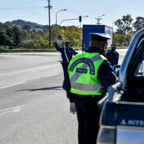 Απίστευτο περιστατικό κροάτης οδηγός προσπάθησε να λαδώσει αστυνομικούς
