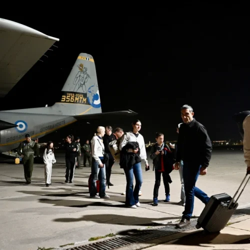 Επιστρέφουν οι Έλληνες πολίτες από τη Μέση Ανατολή: δύο πτήσεις επαναπατρισμού αναμένονται σήμερα από το Ομάν