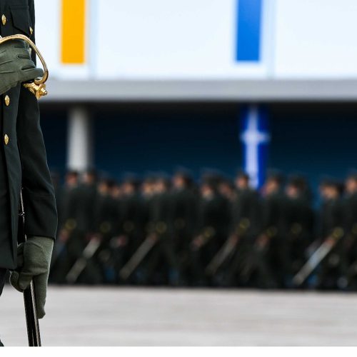 «Νέα ταυτότητα» ή «πάγωμα» των λογαριασμών!