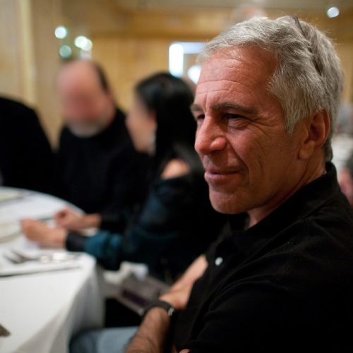 Φάκελοι Έπσταϊν: Ποιος υπουργός του Τραμπ είχε στενές σχέσεις με τον Έπσταϊν;