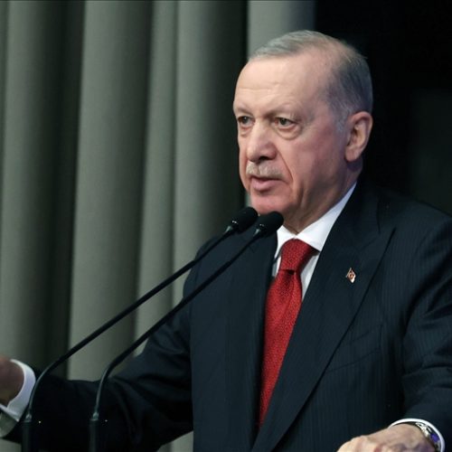 Ο Ερντογάν διορίζει νομική ομάδα για τη «σύνταξη νέου συντάγματος» – Προκαλεί φόβους για παράταση της διακυβέρνησης