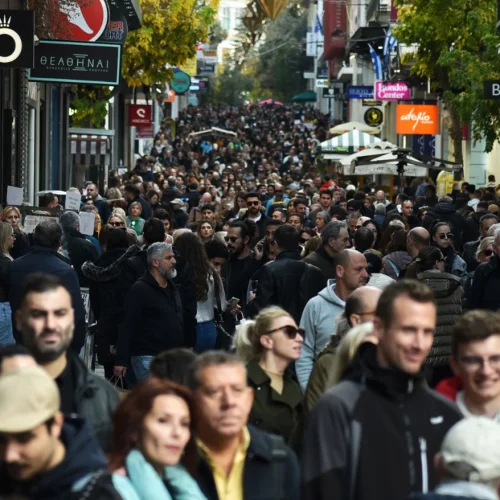 Ανοικτά μαγαζιά: Το ΑΔΙΑΧΩΡΗΤΟ στην Ερμού και το εμπορικό κέντρο