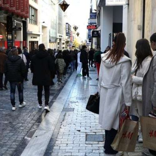 Αντίστροφη μέτρηση για τις χειμερινές εκπτώσεις 2026 – Διάρκεια και χρήσιμες συμβουλές