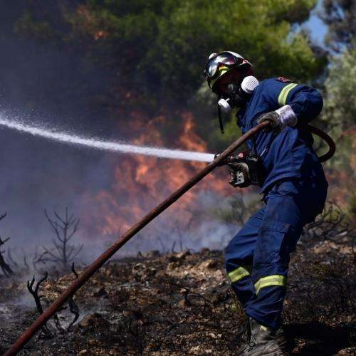 ΕΚΤΑΚΤΟ: Δύο νέα μέτωμα καίνε την Χίο – Συνεχείς αναζωπυρώσεις