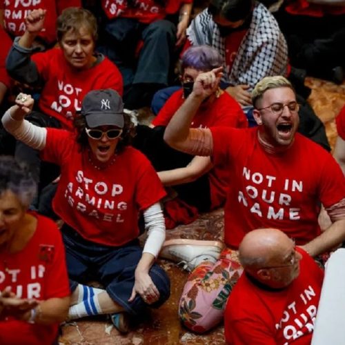 Μανχάταν: Διαδηλωτές εισέβαλαν στο Trump Tower – Συνελήφθησαν περισσότεροι από 98