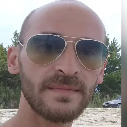 Εξαφανίστηκε και βρέθηκε νεκρός στο υπόγειο! Αναπάντητα ερωτήματα για τον θάνατο του Σπύρου Σέββου