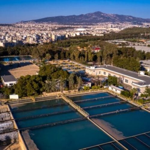 Μεγάλη αρπαχτή με το νερό – Πως με πρόσχημα τη λειψυδρία, χαρίζουν το νερό σε ιδιώτες