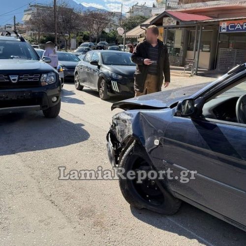 Σοβαρό τροχαίο στη Λαμία – Ευτυχώς χωρίς τραυματισμούς