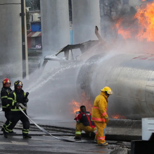 Τέσσερις νεκροί και 90 τραυματίες από έκρηξη βυτιοφόρου!