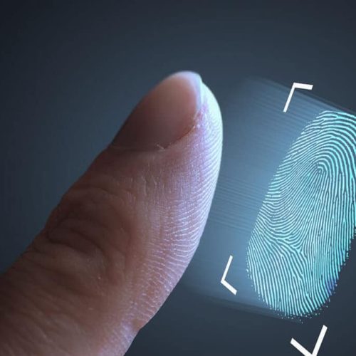 Οι Βρετανοί πολίτες υποβάλλονται σε «ΣΑΡΩΣΗ ΔΑΚΤΥΛΙΚΩΝ ΑΠΟΤΥΠΩΜΑΤΩΝ» κάθε φορά που επισκέπτονται την Ευρώπη