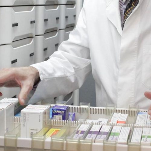 ΕΟΠΥΥ: Απάτη με «ΔΕΚΑΔΕΣ ΧΙΛΙΑΔΕΣ» πλαστές συνταγές – Έγραφαν φάρμακα ακόμη και σε νεκρούς