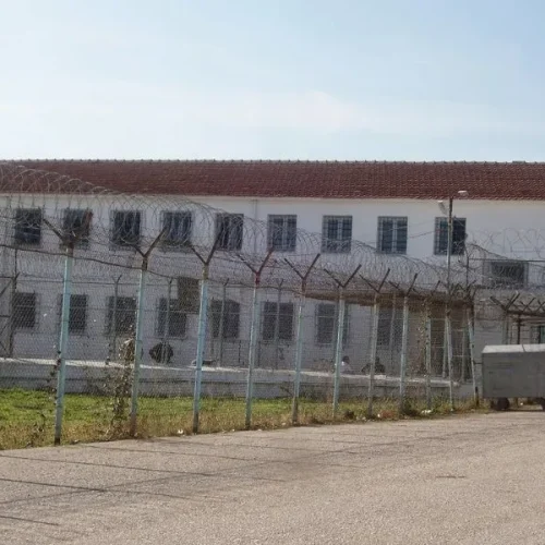 Ελεύθερος με όρους 19χρονος Αφγανός για τον ομαδικό βιασμό ανήλικου στις φυλακές Κασσαβέτειας