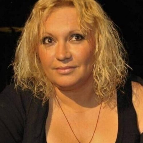 «Συγκινεί» ο αποχαιρετισμός της Καίτης Φίνου στον Χρήστο Βαλαβανίδη