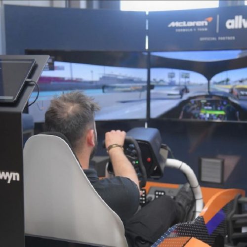 Η αυθεντική εμπειρία της Formula 1 στα καταστήματα ΟΠΑΠ – Γίνε πιλότος σε αγωνιστικό μονοθέσιο και νιώσε την αδρεναλίνη κάθε πίστας στον πιο εξελιγμένο προσομοιωτή της ομάδας McLaren F1