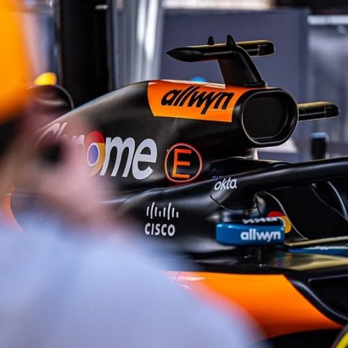 Στον «πλανήτη» της McLaren: Όσα ζήσαμε σε OPAP ARENA και Σύνταγμα με το αυθεντικό μονοθέσιο