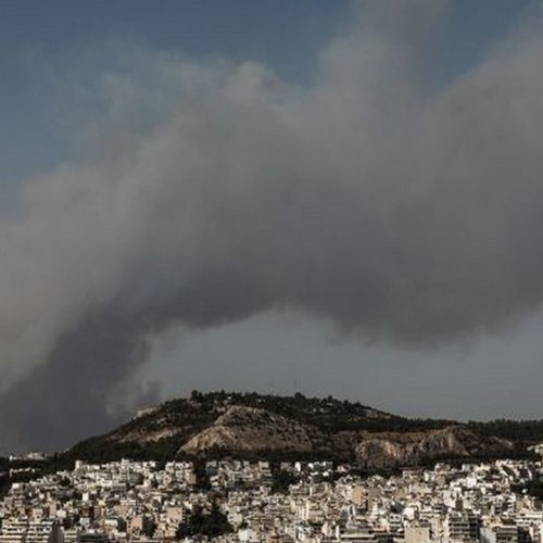 «ΕΥΚΟΛΟΣ ΣΤΟΧΟΣ» η Αθήνα για μεγάλες «ΦΩΤΙΕΣ» – Τι αναφέρει βρετανική εφημερίδα