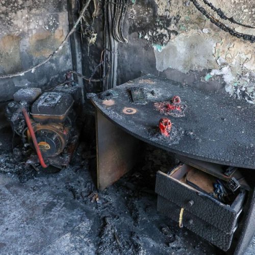 «ΘΡΗΝΟΣ» στην Κρήτη: «Πέθανε» ο 40χρονος εγκαυματίας από τη φωτιά σε γήπεδο στην Αμμουδάρα