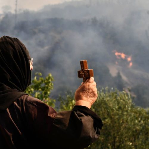 Πάτρα – Στις φλόγες η Ιερά Μονή Αγίου Νικολάου – Απομακρύνθηκαν οι μοναχές
