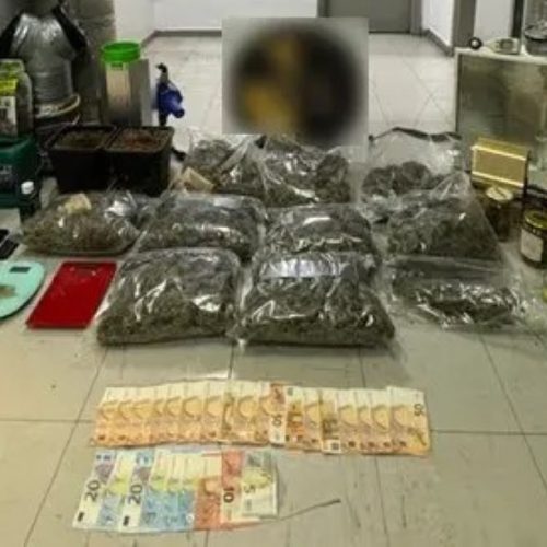 Εντοπίστηκε πλήρως εξοπλισμένο εργαστήριο καλλιέργειας κάνναβης εντός οικίας – Κατασχέθηκαν πάνω από 5 κιλά