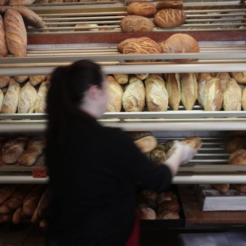 Σε απόγνωση οι αρτοποιοί: Έκλεισαν 1.500 φούρνοι σε 3 χρόνια