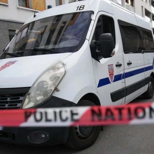 Πατέρας κρατούσε φυλακισμένο τον 9χρονο γιο του μέσα σε βαν για έναν χρόνο