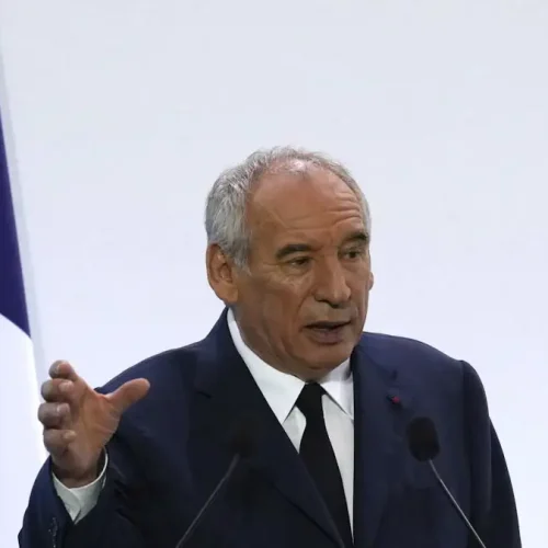 Έπεσε η κυβέρνηση Μπαϊρού – Ο πρωθυπουργός καλείται να παραιτηθεί!!
