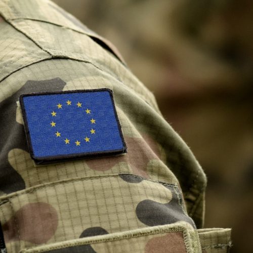 «Γυμνή» απέναντι στην Ρωσία η ΕΕ! Ψάχνουν 100.000 στρατιώτες