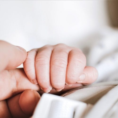 Πάτρα: Νεογέννητο κοριτσάκι πέθανε λίγες ώρες μετά τη γέννηση του