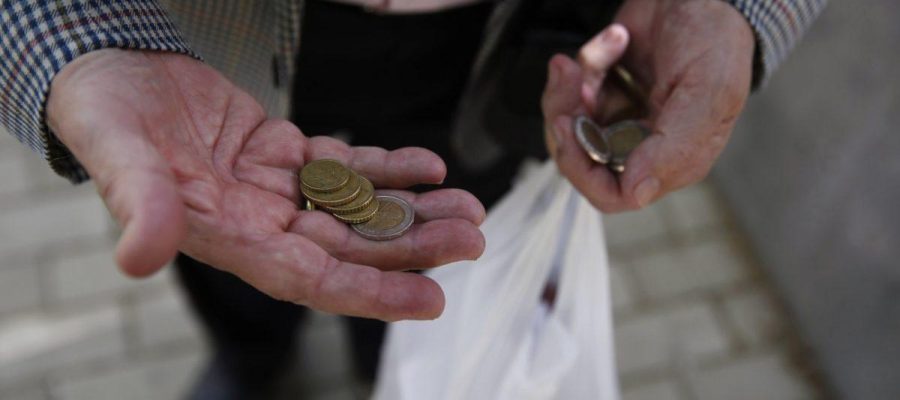 Οικονομική ασφυξία για εκατομμύρια πολίτες: 7 στους 10 δεν τα βγάζουν πέρα