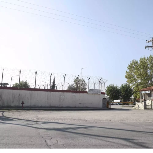 Θεσσαλονίκη: Επιχείρησε να περάσει ναρκωτικά στις φυλακές Διαβατών