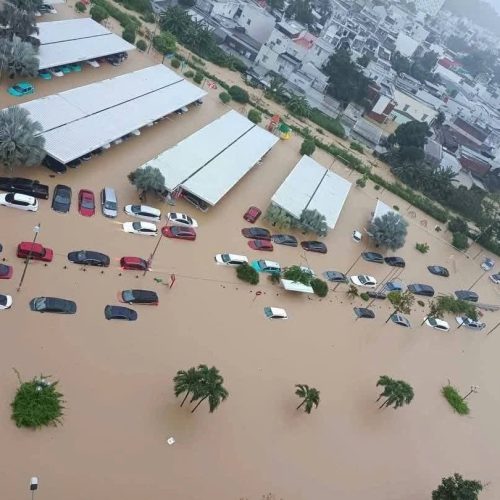 Τουλάχιστον 55 νεκροί από φονικές πλημμύρες και καταιγίδες (ΒΙΝΤΕΟ)