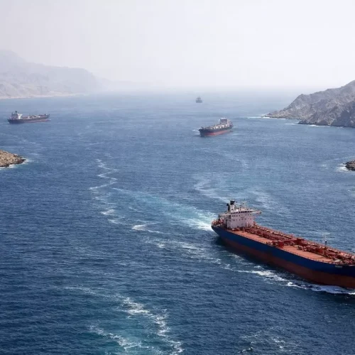 Ιράν: Επίθεση σε δεξαμενόπλοιο του Ορμούζ, που αγνόησε προειδοποιήσεις