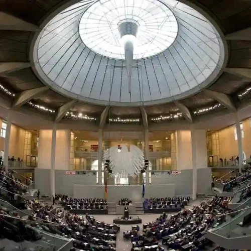 Γερμανία: Υπερ της συνταγματικής μεταρρύθμισης του φρένου χρέους ψήφισε η Ομοσπονδιακή Βουλή