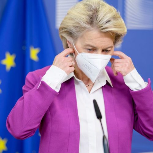 Η Ούρσουλα φον ντερ Λάιεν αντιμετωπίζει «ψήφο δυσπιστίας» για το Pfizergate