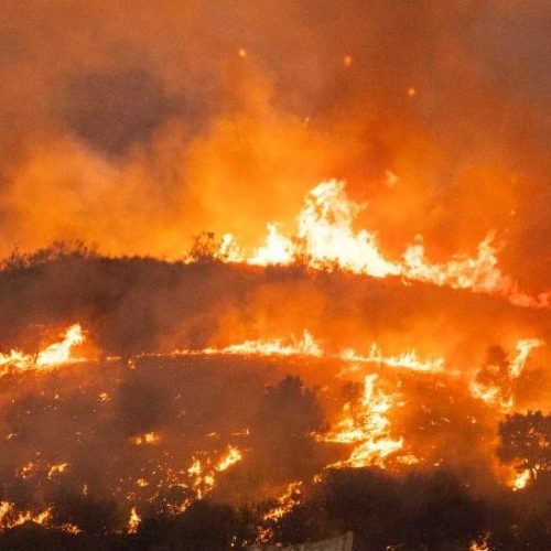 Εκτός ελέγχου οι δασικές πυρκαγιές σε Γαλλία και Ισπανία