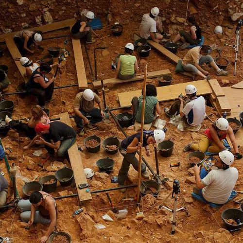 Οι πρόγονοί μας ήταν… κανίβαλοι; – Τι ανακαλύφθηκε σε σπηλιά;