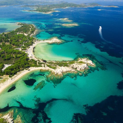 Σύλληψη επιχειρηματία… «LIVE» για καταπάτηση παραλίας