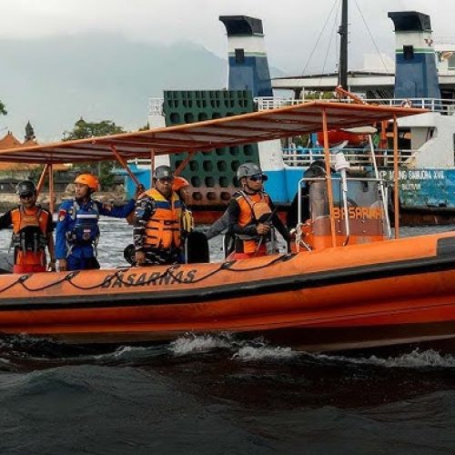 Η Ινδονησία αναστέλλει τις έρευνες για τους «29 αγνοούμενους» λόγω κακής ορατότητας