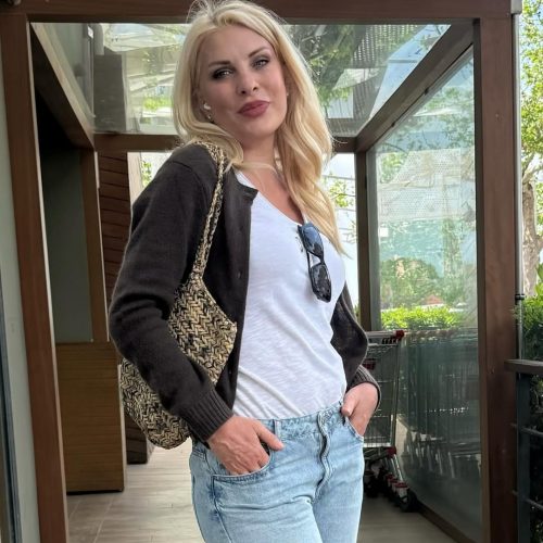 Ελένη Μενεγάκη: Ανοιξιάτικη λάμψη στο Instagram – «Λύγισαν» οι followers με το μήνυμά της
