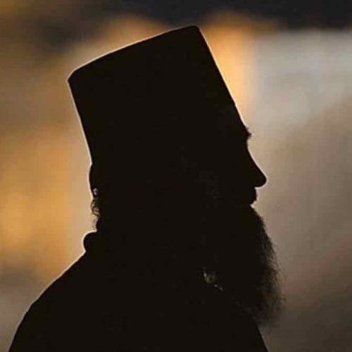 Ιερέας δικάζεται για εξαπάτηση ηλικιωμένου
