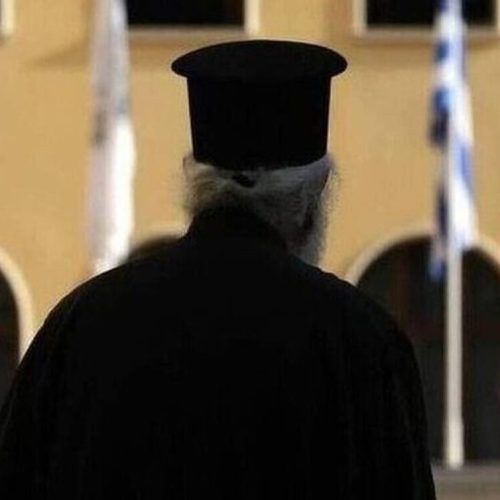 Ιερέας συνελήφθη για εμπρησμό από πρόθεση στο Μαρκόπουλο