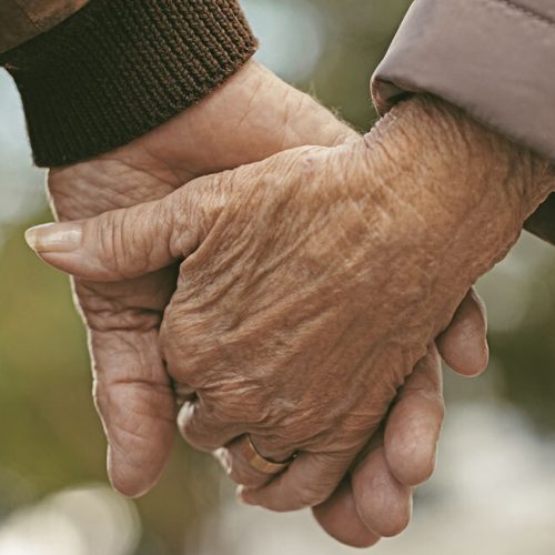 «ΠΑΡΑΛΙΓΟ ΤΡΑΓΩΔΙΑ» – Ζευγάρι ηλικιωμένων «έκανε» απόπειρα αυτοκτονίας