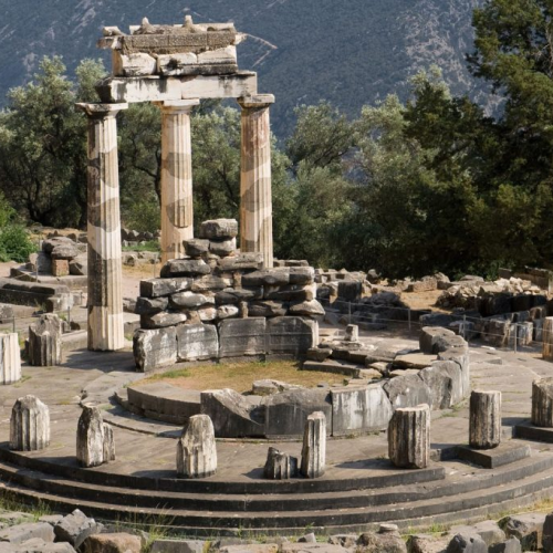 Συνελήφθησαν δύο τουρίστες για κλοπή μεγάλης αξίας στους Δελφούς