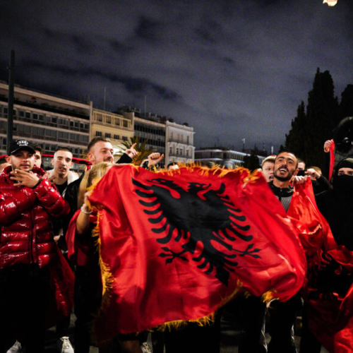 Έντονοι εορτασμοί της Ημέρας Ανεξαρτησίας της Αλβανίας στο Σύνταγμα – Χάος στους δρόμους