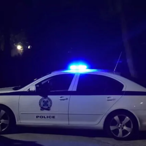 Ανατίναξαν ΑΤΜ στις Ερυθρές: Ισχυρή έκρηξη τα ξημερώματα σε σούπερ μάρκετ – Στο μικροσκόπιο σκουρόχρωμο όχημα