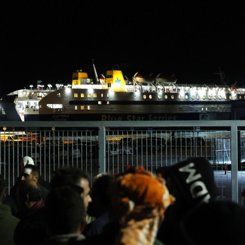 Ολοκληρωτικός αποκλεισμός στο λιμάνι Μυτιλήνης από αγρότες – Συνεχίζονται τα μπλόκα